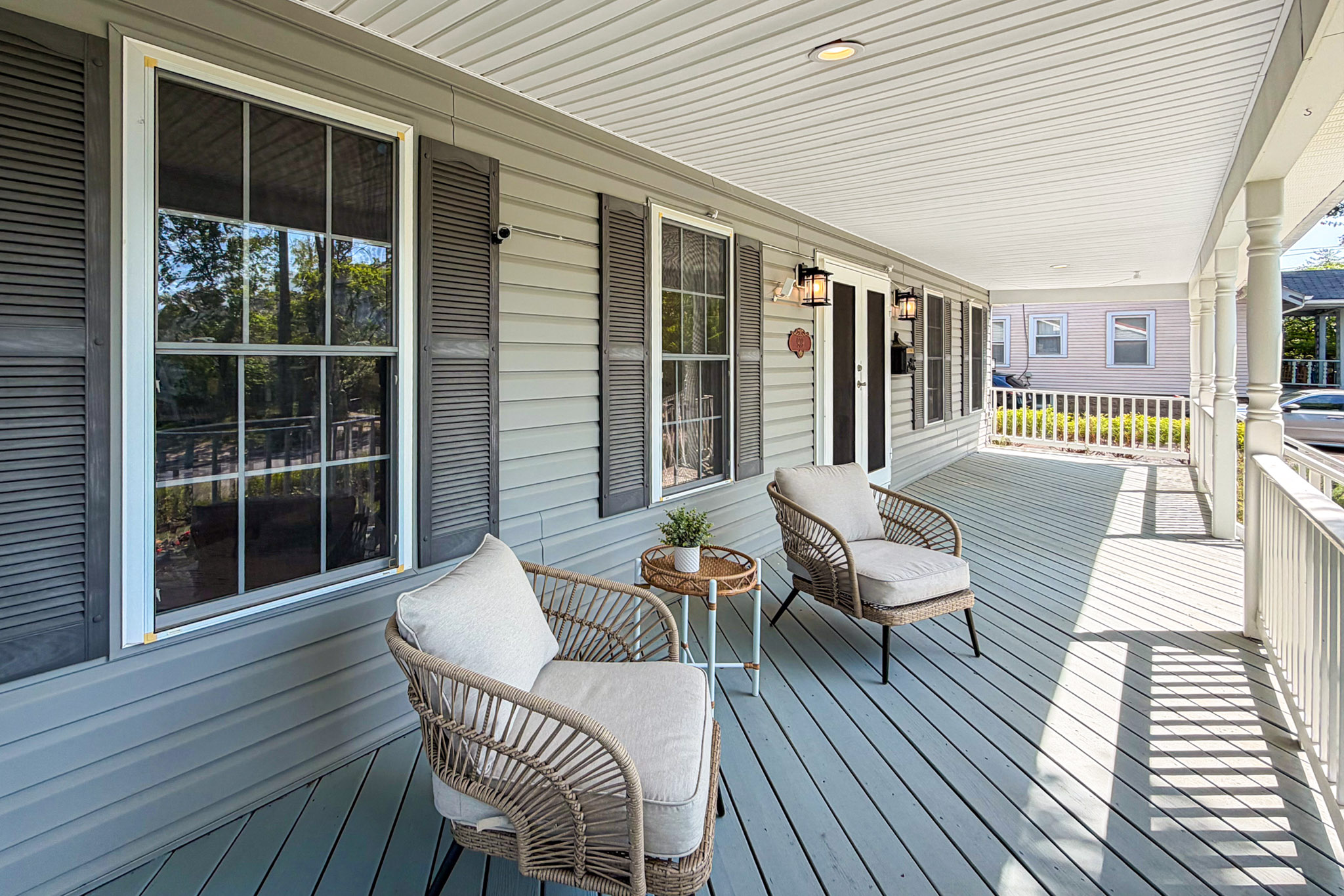 909 19th St S — listing photo